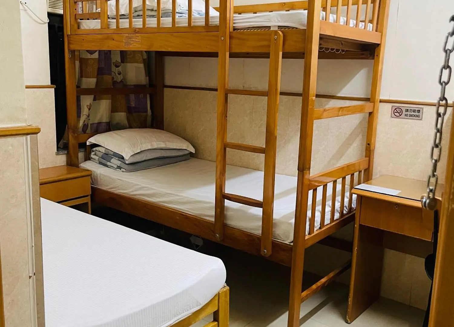 Guest house Johnson Hostel Hong Kong China